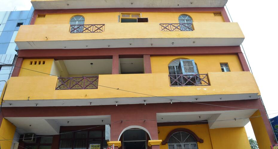 Hotel Ashoka Deluxe, Lucknow 1